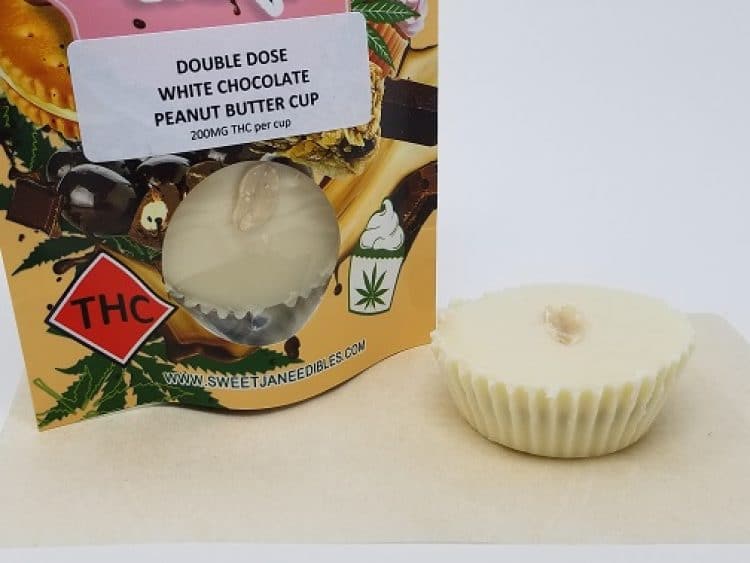 White Chocolate Double Dosed Peanut Butter Cub Review chaeper greens